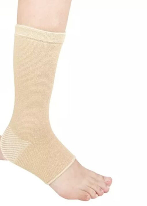 <p>This elastic support is designed to provide maximum protection against injury and perfect for rehabilitation. It is breathable to wear and allows free ventilation which is suitable for warm and hot climates. Seamless design fits snugly to any body contour. Prolonge use improves heat therapy. It is highly recommended for daily use</p>