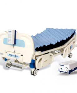 <p>Air mattress for bedsores weighing less than 100 kg<br>Comfortable anti pressure sores mattress with 130 chambers to avoid pressure sores and sores, with replaceable compressed air pump (compressor) and repair kit<br>Maximum user weight: 130 kg<br>Antibacterial air mattress, waterproof, with friction outer surface by to prevent slipping<br>Dimensions of the mattress: approx. 200 x 90 x 6 cm of bed sores</p>